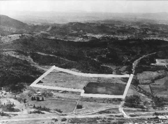 Aerial view of the Lane Community College site on 30th Avenue, south-east of Eugene, 1965 Photograph from LCC Archives, Photograph Collection