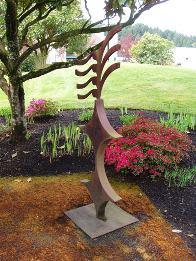 'Metal sculpture' by Steve Reinmuth - side view 'Metal sculpture' by Steve Reinmuth - side view