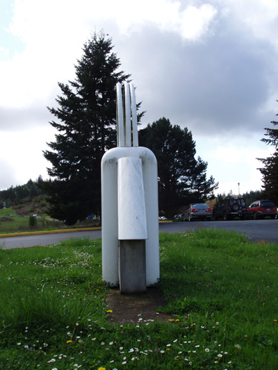 'Metal sculpture' by James Thurman - side view 