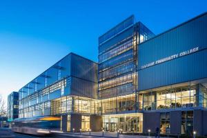 photo of the front of LCC Downtown campus